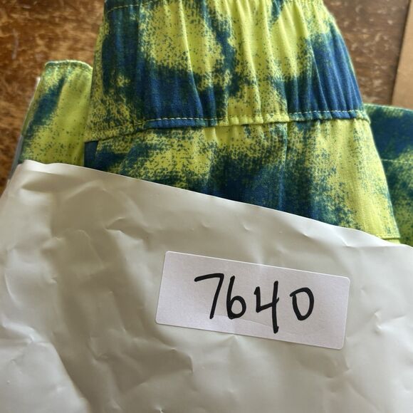 The North Face Shorts Womens XXL Green Dye Printed Class V Quick Dry New $50 - Picture 12 of 16